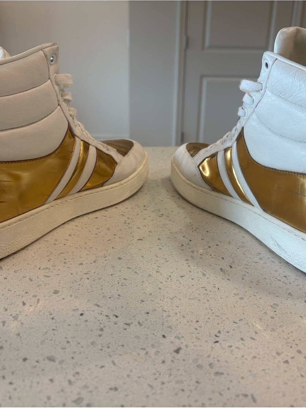 Gucci White Leather High-Top Sneakers with Metallic Gold Panels - Picture 5 of 9